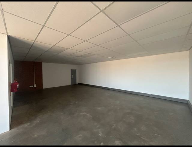 676M² WAREHOUSE TO LET IN CLAYVILLE